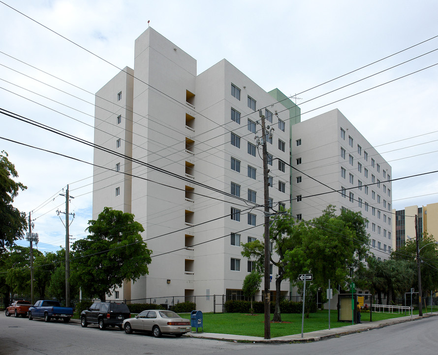 Victoria Apartments in Miami, FL - Foto de edificio