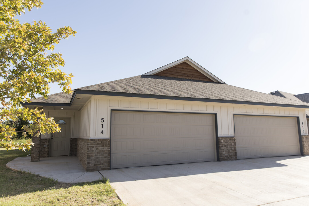 Scissortail Villas in Yukon, OK - Building Photo