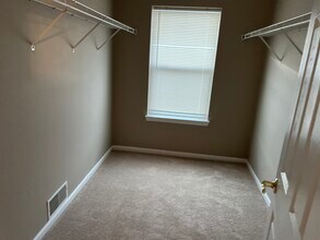 2558 Providence Ave in Aurora, IL - Building Photo - Building Photo