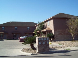 220 Loeb St in Edinburg, TX - Foto de edificio - Building Photo