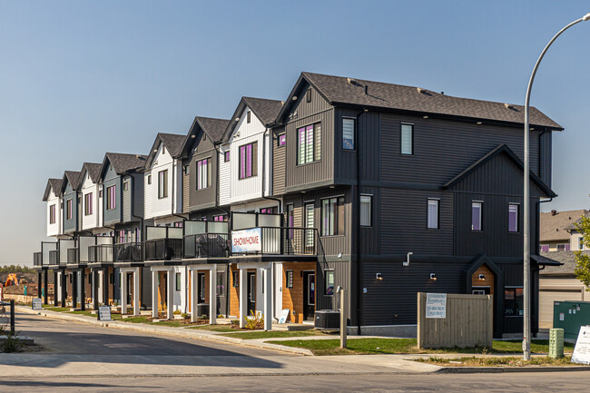 Secord Nordic Village in Edmonton, AB - Building Photo - Building Photo