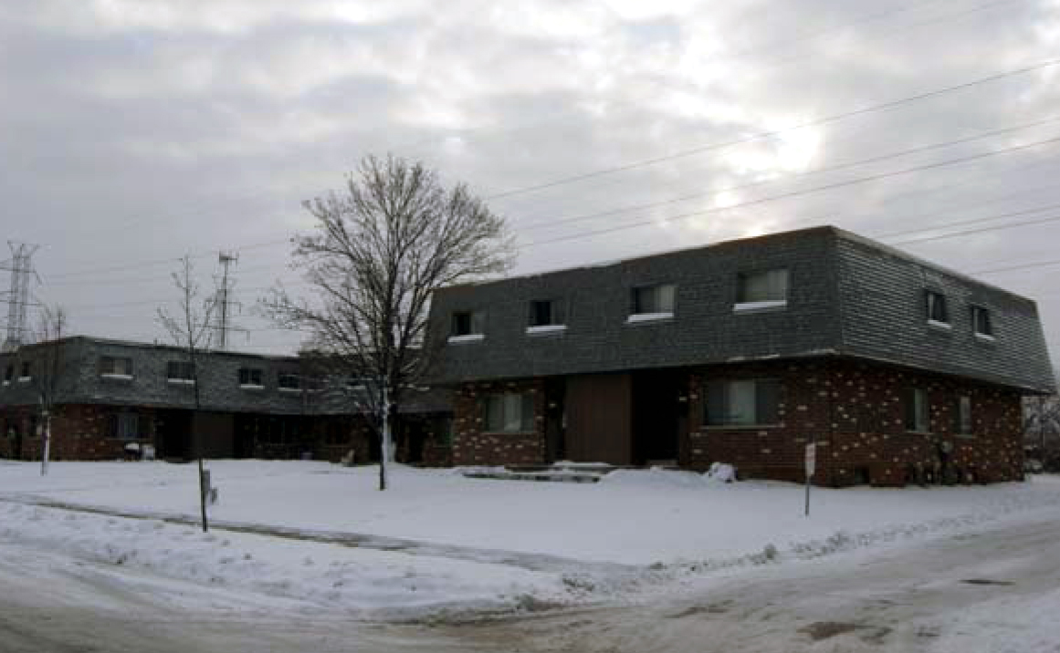 West View Townhomes in Milwaukee, WI - Foto de edificio