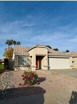 10810 W Edgemont Ave in Avondale, AZ - Building Photo