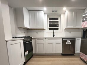 1443 W Oakdale Ave in Chicago, IL - Building Photo - Building Photo