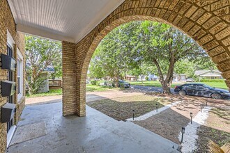 225 S Oak Cliff Blvd in Dallas, TX - Building Photo - Building Photo