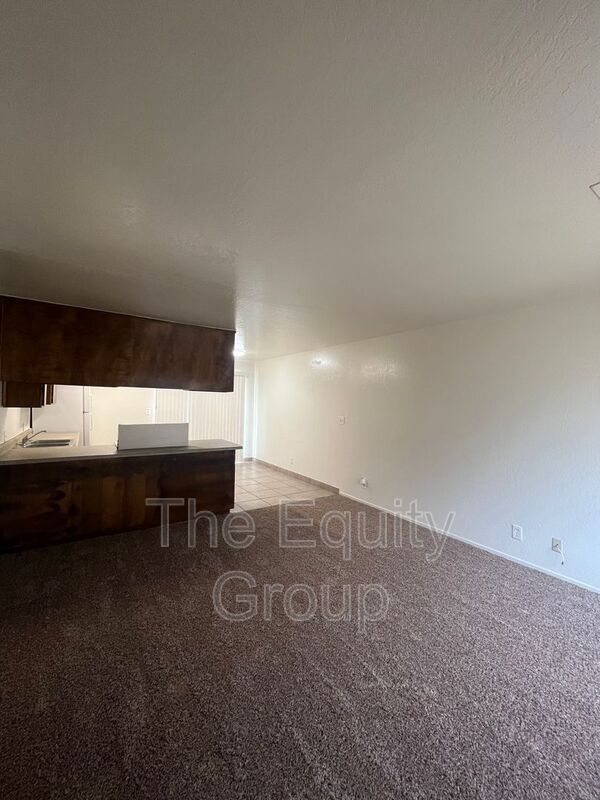 10730 Railroad Ave in Armona, CA - Building Photo - Building Photo