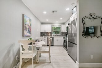 1158 7th St S in Safety Harbor, FL - Foto de edificio - Building Photo