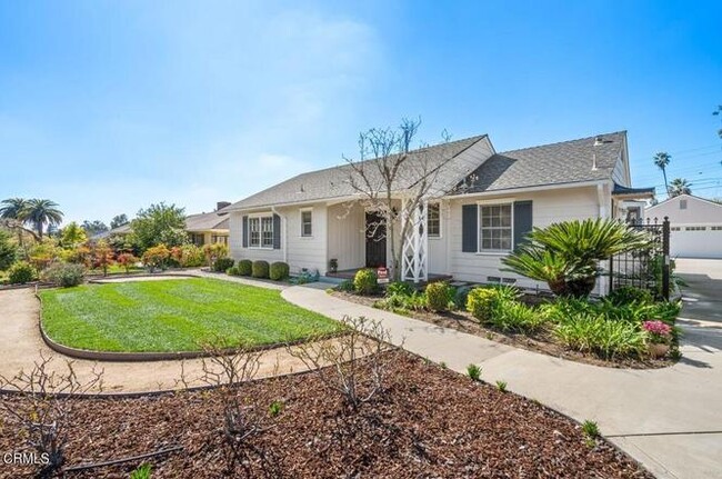 1221 S Los Robles Ave in Pasadena, CA - Building Photo - Building Photo