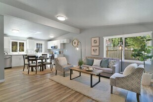 19226 Filbert Rd in Bothell, WA - Building Photo
