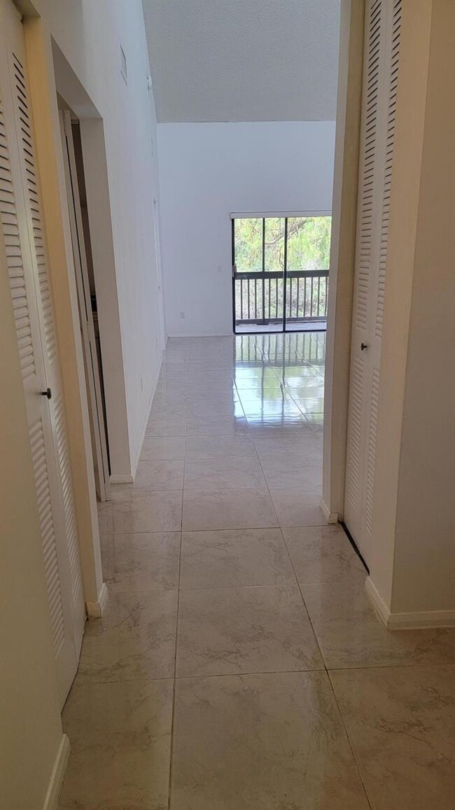 property at 502 Lakeview Dr E