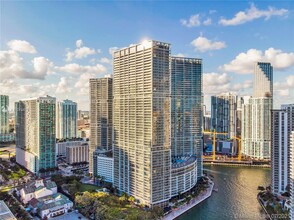 475 Brickell Ave, Unit 4813 in Miami, FL - Building Photo - Building Photo