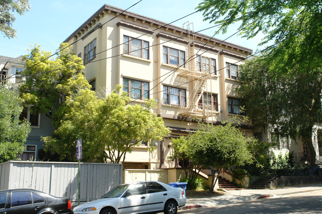 2715 Channing Way in Berkeley, CA - Building Photo