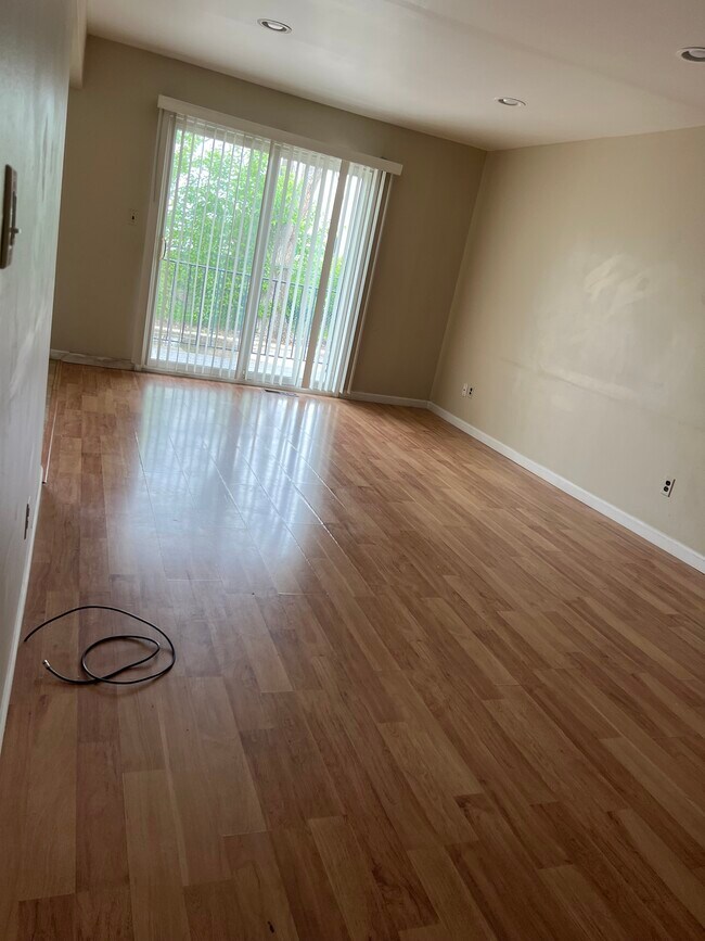 39441 Van Dyke Ave Rentals in Sterling Heights, MI