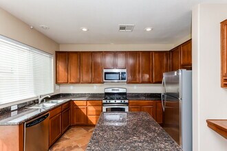 9155 Dutch Oven Ct in Las Vegas, NV - Building Photo - Building Photo