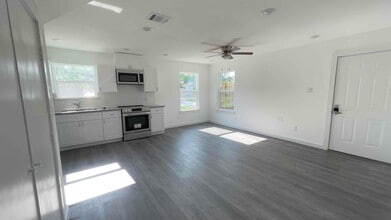 7804 Crestview Dr in Houston, TX - Building Photo - Building Photo