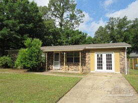 291 Corrydale Dr in Pensacola, FL - Building Photo