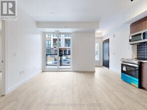 174 Clonmore Dr in Toronto, ON - Building Photo - Building Photo