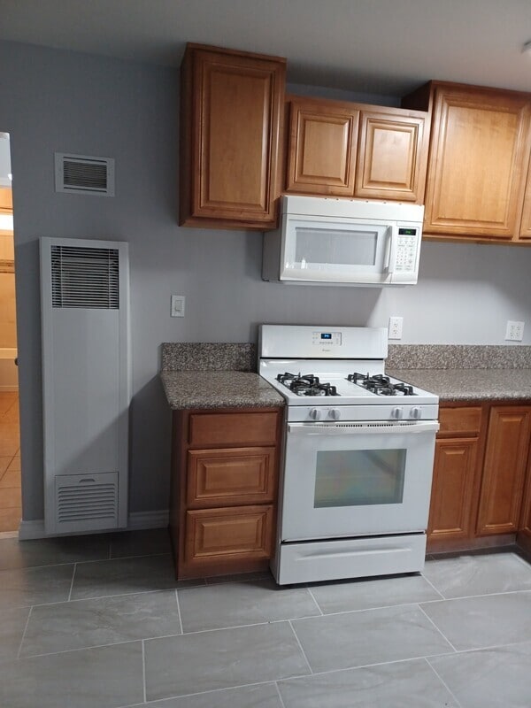 property at 1440 Lincoln Ave