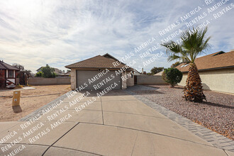 1631 E Javelina Cir in Mesa, AZ - Foto de edificio - Building Photo