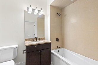 2500 Green Bay Rd in Evanston, IL - Building Photo - Building Photo