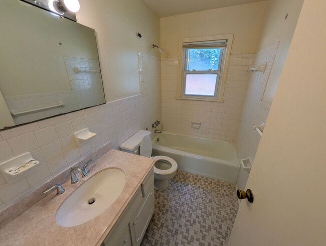 3442 Heatherfield Dr in Louisville, KY - Building Photo - Building Photo