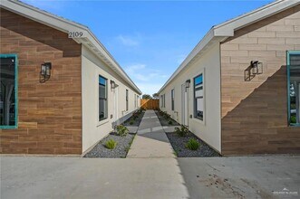 12 E Viviana St in Edinburg, TX - Building Photo - Building Photo