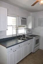 502 E Main St in Havelock, NC - Building Photo - Building Photo