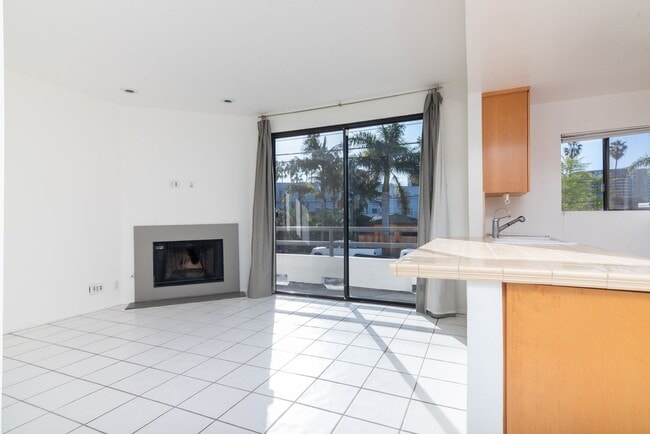 707 Marr St in Los Angeles, CA - Building Photo - Building Photo