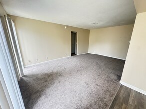 7311 Buckingham Dr in Lincoln, NE - Building Photo - Building Photo