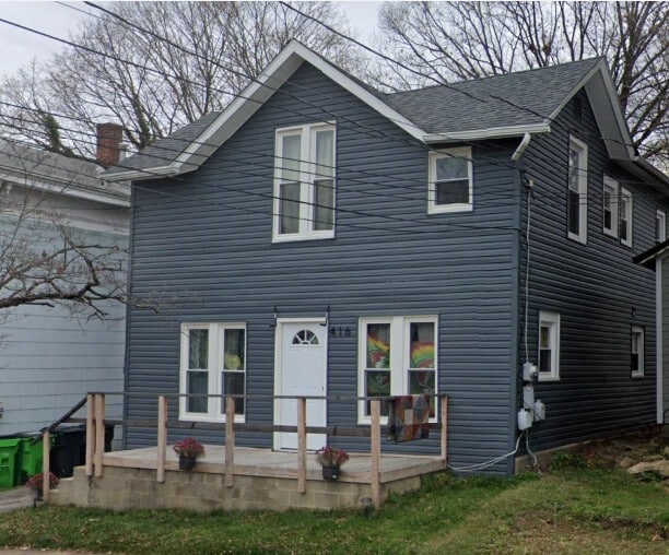 416 E Larwill St, Unit Front Triplex Apt 1 in Wooster, OH - Building Photo