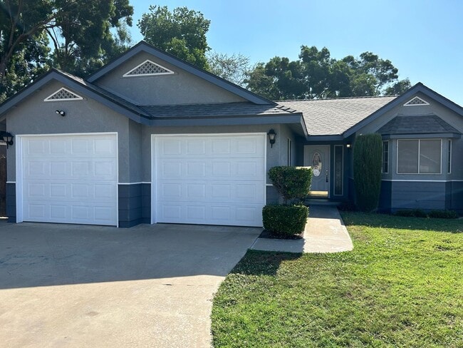 1846 N Selina Ct in Visalia, CA - Building Photo - Building Photo