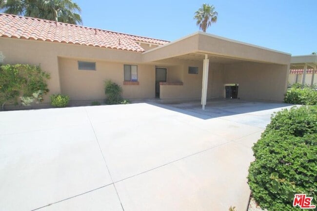 40324 Pebble Beach Cir in Palm Desert, CA - Building Photo - Building Photo
