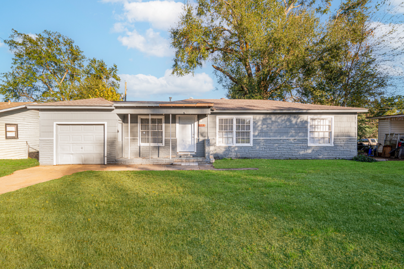 2216 S 12th St in Longview, TX - Building Photo