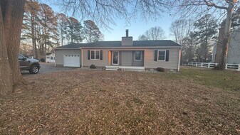 6001 Tabiatha Ln in Lanexa, VA - Building Photo