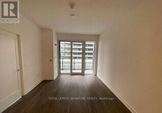 95 Oneida Crescent in Richmond Hill, ON - Building Photo - Building Photo