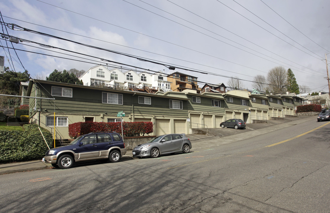 River Heights in Portland, OR - Building Photo