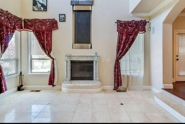 5590 W Grant Line Rd in Tracy, CA - Foto de edificio - Building Photo