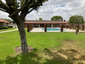 4723 Madrid in Buena Park, CA - Foto de edificio - Building Photo