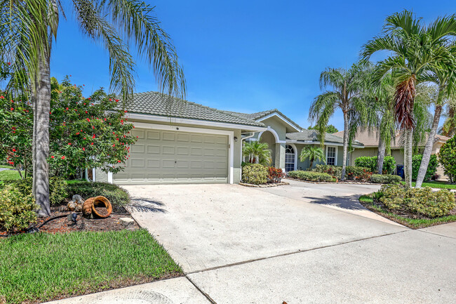 133 Black Olive Crescent in Royal Palm Beach, FL - Building Photo - Building Photo