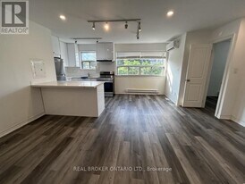 2209 Gerrard St E in Toronto, ON - Building Photo