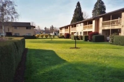 Chestnut Place in Milwaukie, OR - Foto de edificio