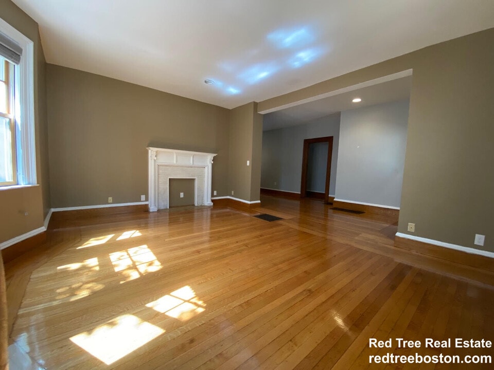 26 Kilsyth Rd, Unit 1 in Brookline, MA - Foto de edificio