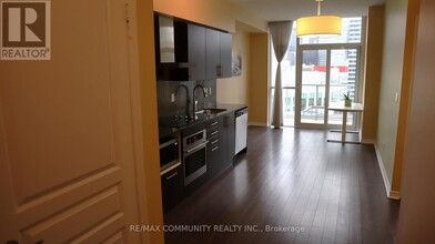 352-2352 Front St W in Toronto, ON - Building Photo - Building Photo
