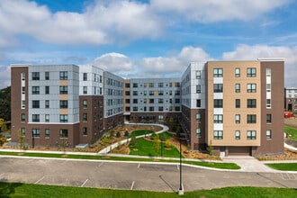 North Creek in Minneapolis, MN - Foto de edificio - Building Photo