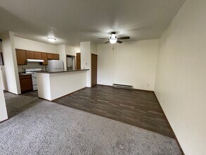 81 Center St in West Fargo, ND - Building Photo - Building Photo