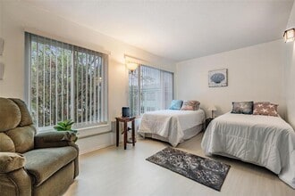 2042 Australia Way W in Clearwater, FL - Building Photo - Building Photo