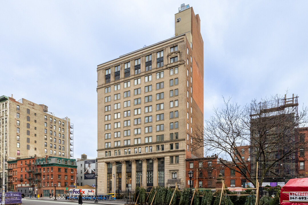 60 Spring St in New York, NY - Building Photo