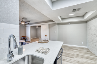 Senara Apartments in Phoenix, AZ - Building Photo - Building Photo