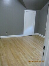 1248 A South 50th Street, Unit Upper in West Milwaukee, WI - Foto de edificio - Building Photo