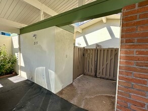215 Aspen Way in Santa Barbara, CA - Building Photo - Building Photo